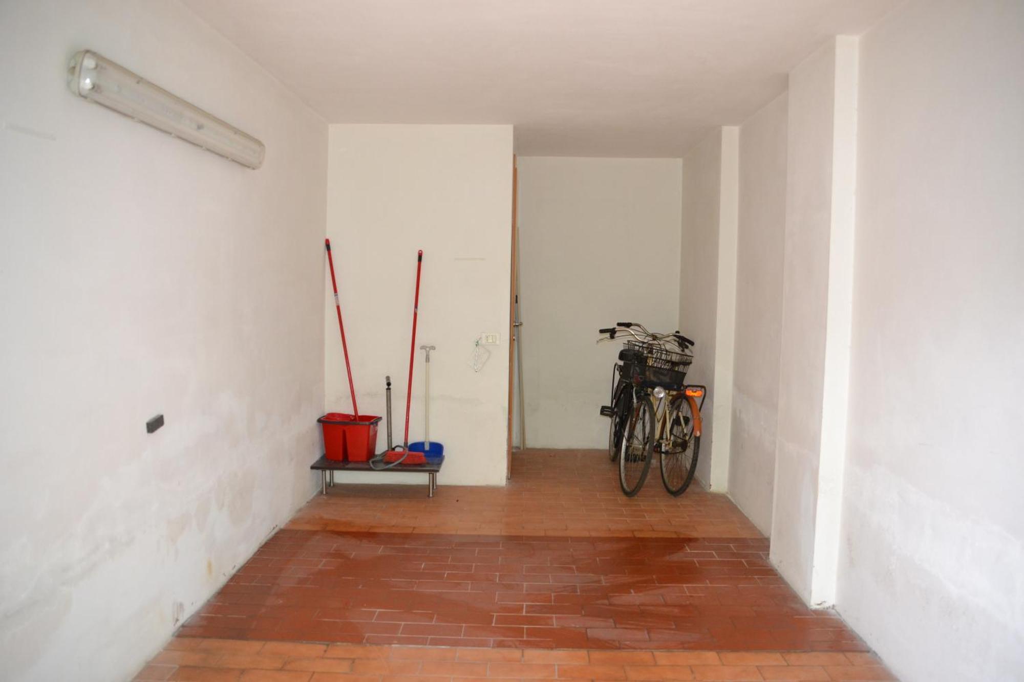 Casa Rosina + Box Per Auto 2 Bici 1,5Km Dalle Mura Lucca Exterior foto