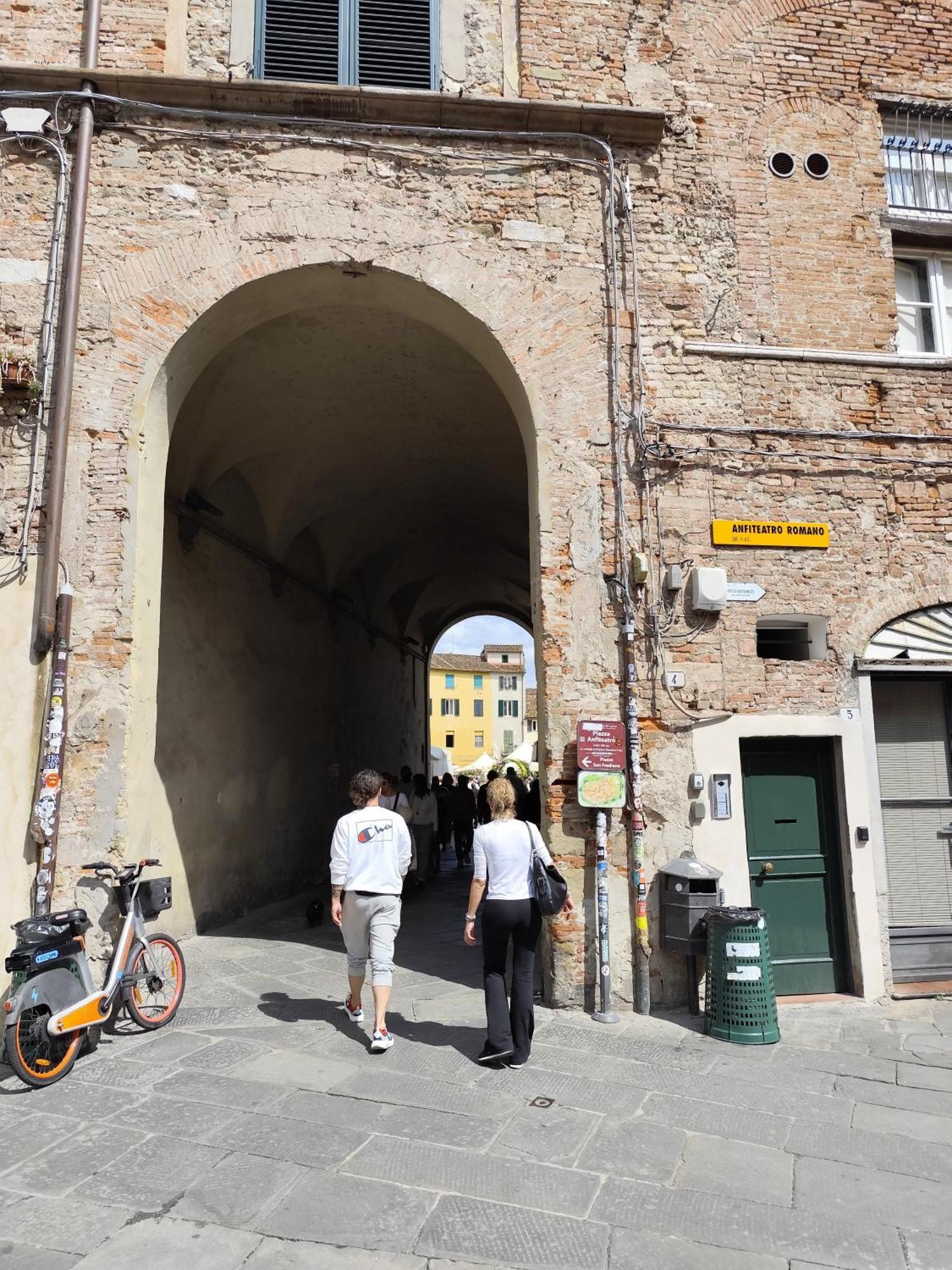 Casa Rosina + Box Per Auto 2 Bici 1,5Km Dalle Mura Lucca Exterior foto